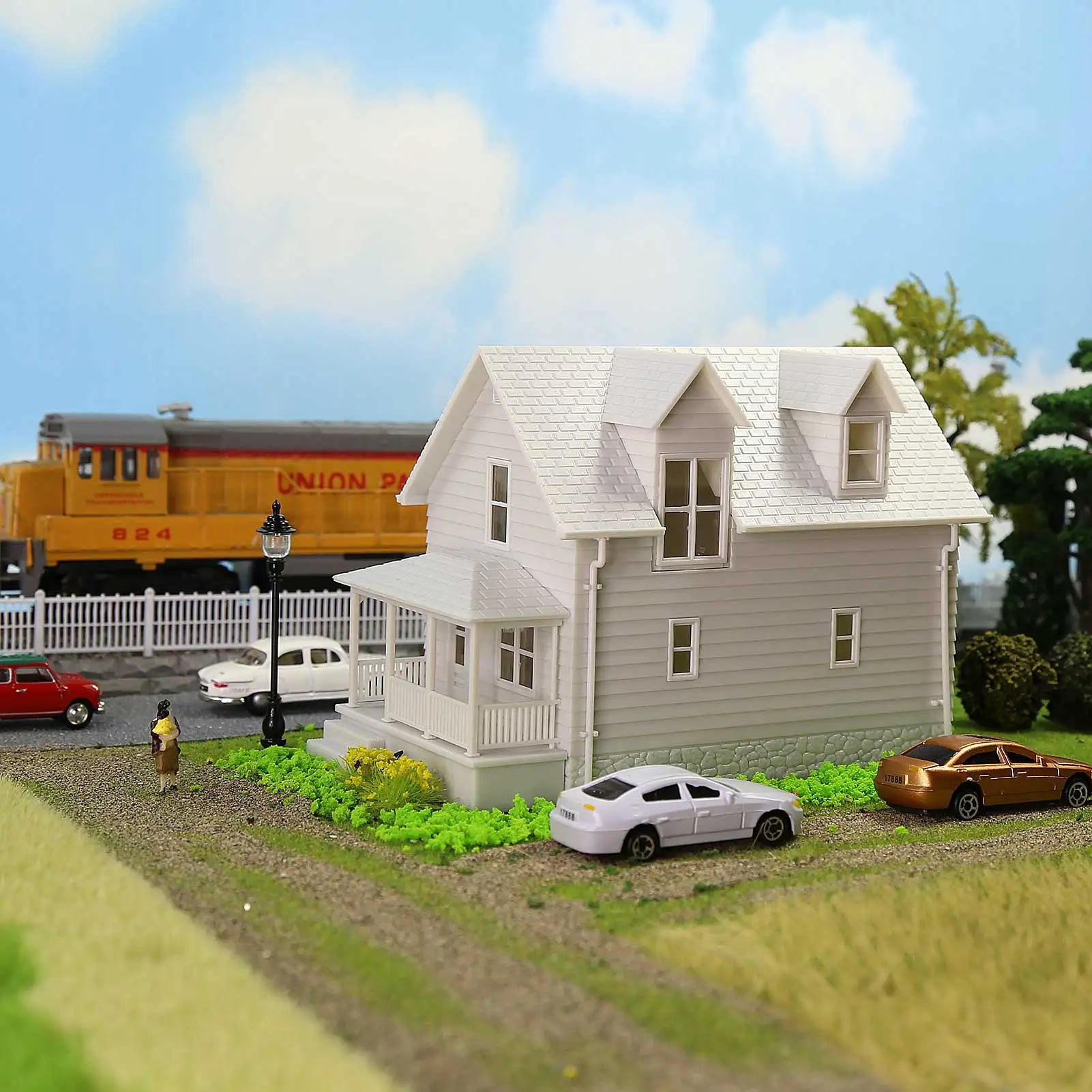 O HO N Scale Village House White Blank Architectural Buildings Unassembled